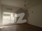 1 kanal full house in sui gass society near dha phase 5...