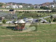 1 Kanal Heighted Top Location Plot Very Close To Park...