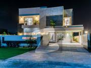 1 Kanal House at Prime Location