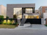 1 Kanal House at Prime Location