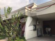 1 kanal House available for sale in cavalry ground