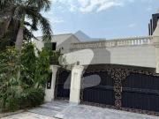 1 Kanal House For Rent, Hot Location, Izmir Town D...