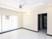 1 Kanal House for Sale