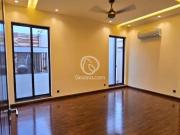 1 Kanal House for Sale