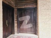 1 Kanal House For Sale Near To Main Road