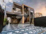 1 Kanal Luxurious Beautiful Modern Design Villa For Sale
