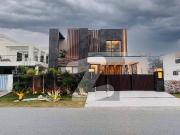 1 kanal modern designe top location bunglow dha lahore