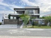 1 Kanal Park Facing House For Sale Near Main Boulevard...