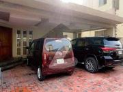 1 Kanal Slightly used 5 Bedroom House is Available for...