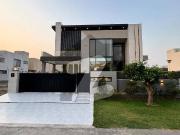 1 Kanal Top Quality Build Luxurious Beautiful Modern...