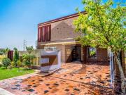 1 Kanal Top Quality Build Luxurious Beautiful Modern...