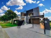 1 Kanal Top Quality Build Luxurious Beautiful Modern...