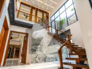 1 Kanal Top Quality Build Luxurious Beautiful Modern...