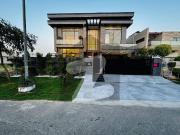 1 Kanal Top Quality Build Luxurious Beautiful Modern...