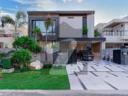 1 Kanal Top Quality Build Luxurious Beautiful Modern...