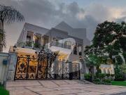 Swimming pool +Home theater1 Kanal Top Quality Build...