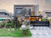 1 Kanal Top Quality Build Luxurious Beautiful Modern...