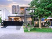 1 Kanal Top Quality Build Luxurious Beautiful Modern...