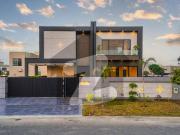 1 Kanal Top Quality Build Luxurious Beautiful Modern...