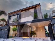 1 Kanal Top Quality Build Luxurious Beautiful Modern...