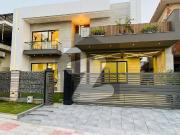 1 Kanal Ultra Luxurious Designer House For Sale