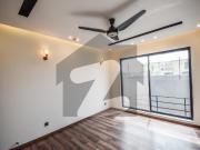 1 kanal well maintain top location house for rent dha...