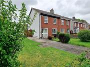 1 Kiltipper Drive with Development Site, Aylesbury,...