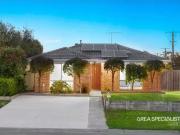 1 Lowther Court, Cranbourne North VIC 3977