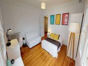 Chambre à louer dans une maison partagée de 5 chambres à...