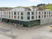 1. Nettomietzins gratis Modernes Wohnen, Loggia und...