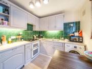 1 or 2 bed sunny garden flat in E&C
