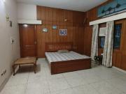 1 RK Independent Builder Floor in Model Town for rent...