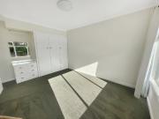 1 room apartment to let in 6/1104A Lydiard Street North,...