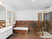 1 Seacrest Court, Cleveland, QLD 4163