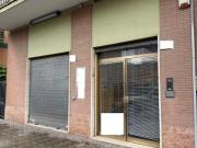 1 Vetrina in affitto a Roma
