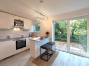 1 Zimmer Wohnung Garten Terrasse Möbliert Hell