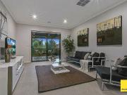 1A Houston Street Flora Hill, VIC 3550