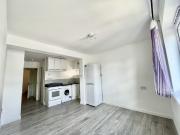 1Br | Close Transport Links | Furnished