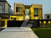 1kanal house for Rent