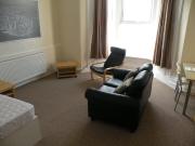 1st December Superb Studio Flat for one person