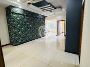 2000 Ft² Flat for Sale