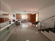 2000 Sobrado com 3 suítes, 3 vagas de garagem, à venda...