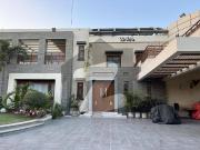 2000 Yards Slightly Used, Outstanding House 8 Bedrooms...