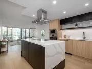 2005 888 Hamilton Street, Vancouver, BC, V6B 5W4 Single...