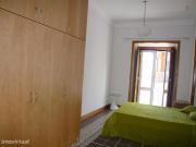 200864 Quarto grande, com 3 janela e varanda