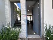 200 Área Útil Casa de Condomínio Alugar, 3 Dormitórios...