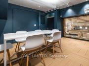 200 485 Queen Street W