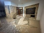 200 Yards House for Commercial Use PECHS Block 2 5 Bedrooms