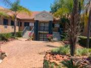 200m² office available for rent in e.