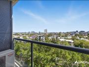 Stylish & Modern Apartment in an Unbeatable Location Stylish & Modern Apartment in an Unbeatable Location